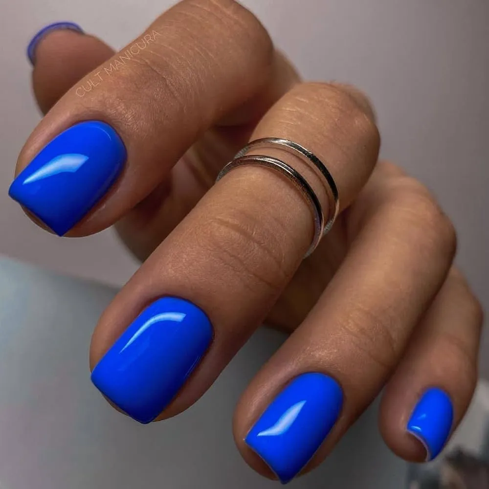 royal blue nails