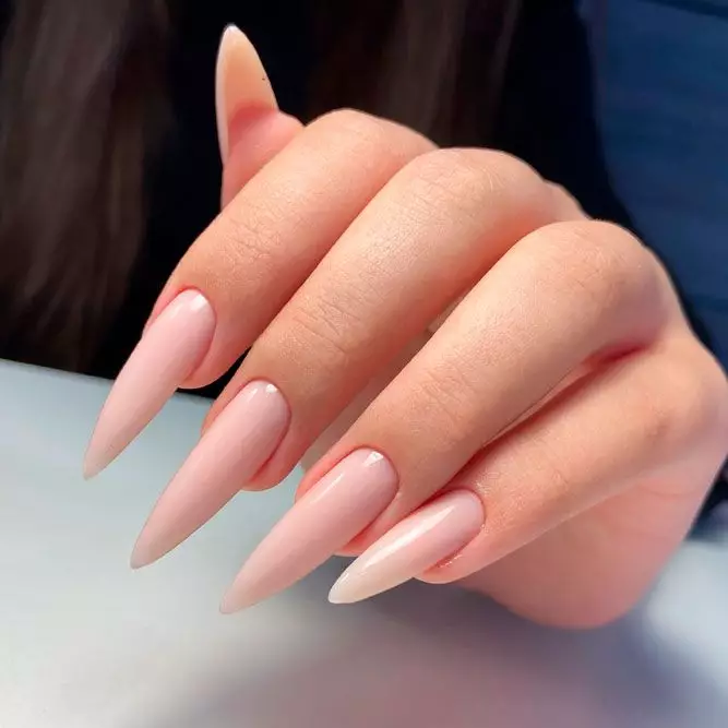 nude nails with design