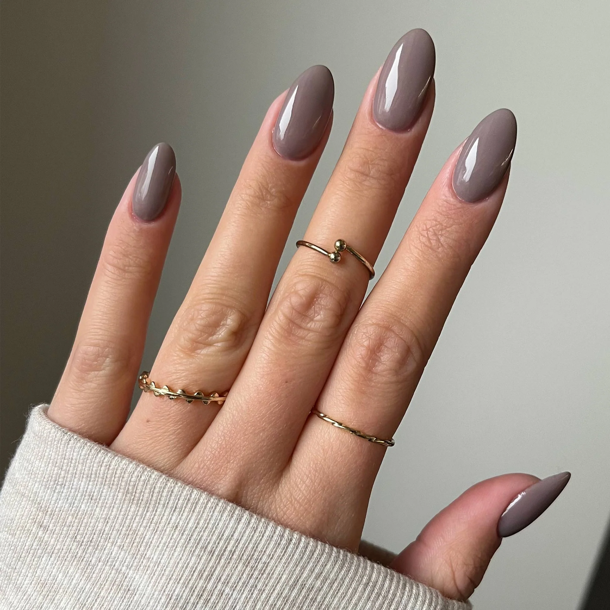 grey nails