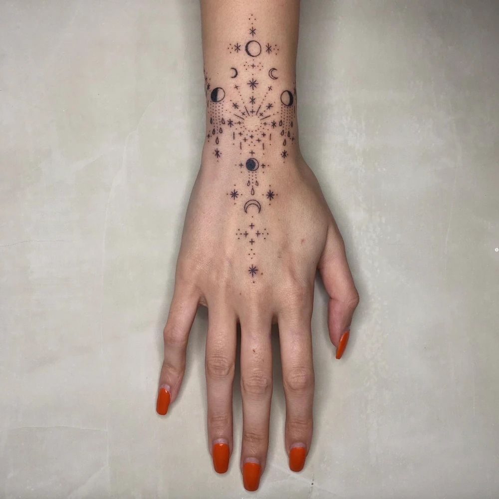 hand tattoo